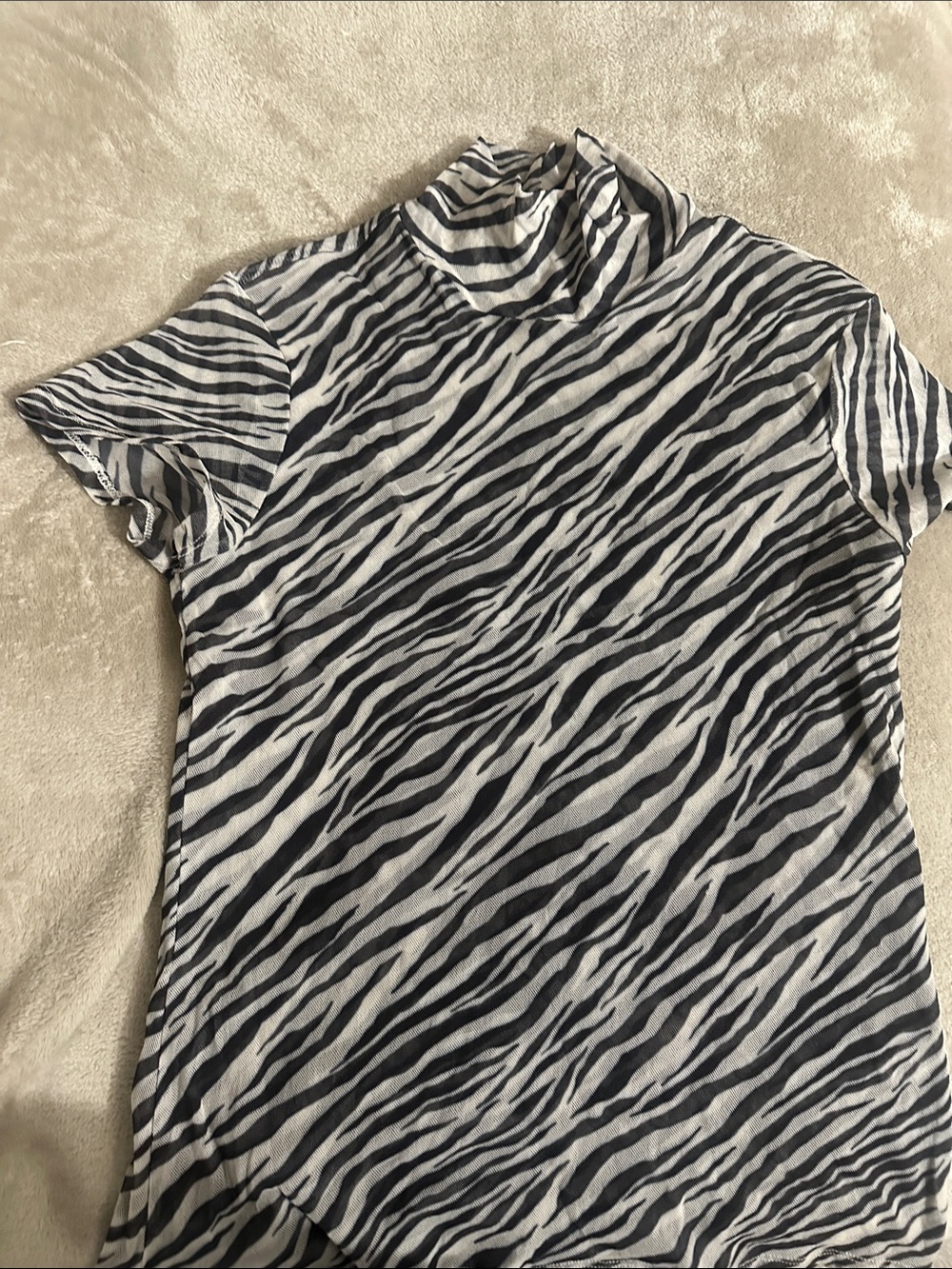 New York & Company Black and White Zebra Print Short Sleeve Top
